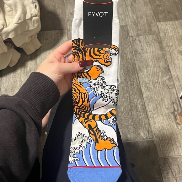 Pyvot socks - Picture 1 of 3